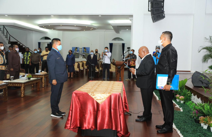Ridwan Rumasukun Resmi Jabat Sekda Papua